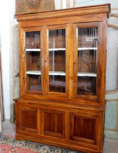 lib73 - Bücherregal aus Nussbaum, 158 cm breit x 232 cm hoch, 57 cm tief